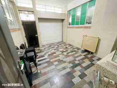 售台南市仁德區仁德近東區輕屋齡美車墅透天1,680萬
