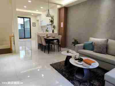 售崇善路整新車庫別墅透天1,980萬